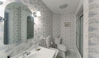 34 Catherine St A, Newport, RI 02840