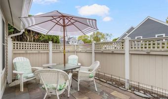 213 Corey Ln 213, Middletown, RI 02842