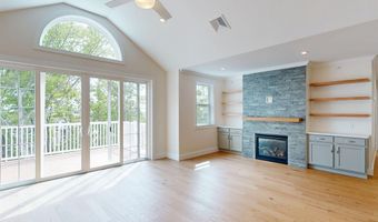 4 Longview Dr 403, Atkinson, NH 03811