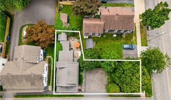 8 Lincoln Ave, Bristol, RI 02809