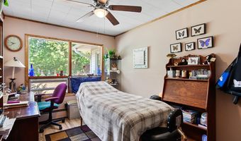 916 Hillcrest Dr, Adrian, MI 49221