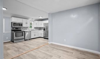 135 Lippitt Ave, Cranston, RI 02921