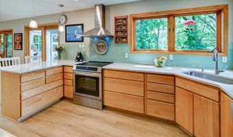 2877 Glacier Valley Rd, Fitchburg, WI 53711