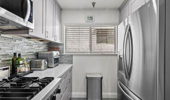 5230 Zelzah Ave 3, Encino, CA 91316