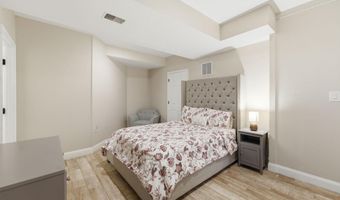 705 N ASHTON St, Alexandria, VA 22312