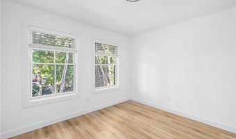 32 Exchange St 203, East Greenwich, RI 02818