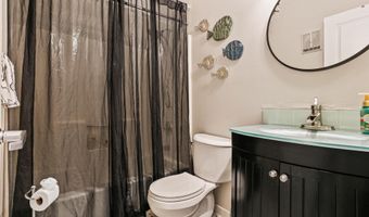 2010 QUAY VILLAGE Ct 201, Annapolis, MD 21403