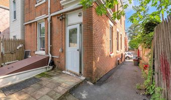9 E 15TH St, Bayonne, NJ 07002