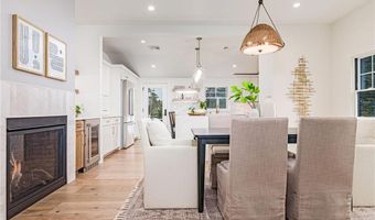 8 Kerins Ter, Newport, RI 02840
