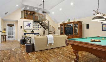 10 Barrington Dr, Bedford, NH 03110