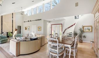 125 Woodruff Ave, Narragansett, RI 02882