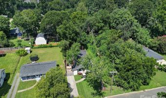 3335 Dunaire Dr, Charlotte, NC 28205