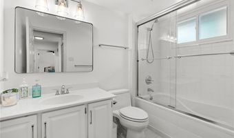 2155 Mason Green Dr, Ballwin, MO 63011