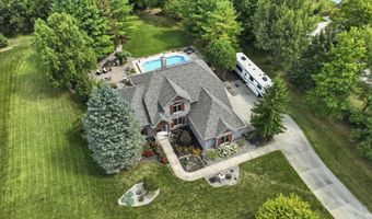 102 Greenhurst Ct, Auburn, IN 46706