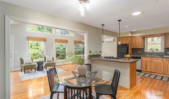 25 Brookcliff Dr, Asheville, NC 28804