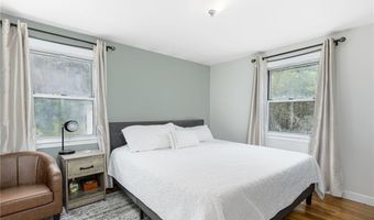 7 Jencks Rd, Cumberland, RI 02864