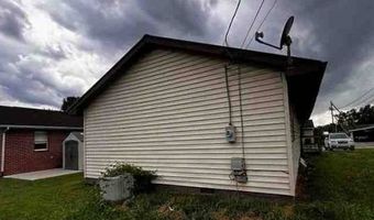 21 Cedar Dr, Barboursville, WV 25504