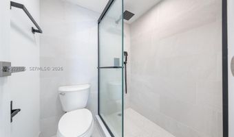 20400 W Country Club Dr 610, Aventura, FL 33180