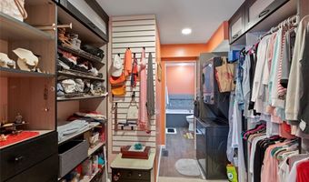 608 Highview Circle Dr, Ballwin, MO 63021