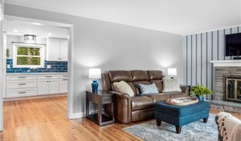 190 Brookhaven Rd, North Kingstown, RI 02852