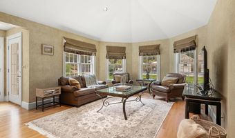 56 Oak Dr, Bedford, NH 03110