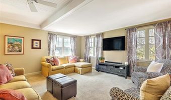 32 Chapin Rd, Barrington, RI 02806