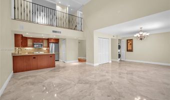 20351 W Country Club Dr TH17, Aventura, FL 33180