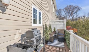 34 White Oak Ln, Aberdeen, NJ 07747