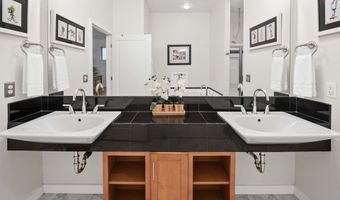 3990 ABBEY Ln 201B, Astoria, OR 97103