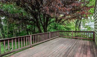 34 Valerie Ln, Danbury, CT 06811