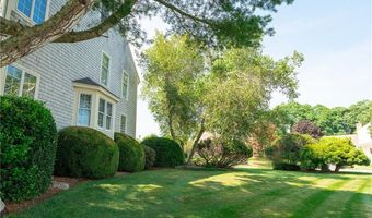 167 Meadow Ln, Middletown, RI 02842