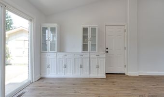 522 N Castle Rd, Addison, IL 60101