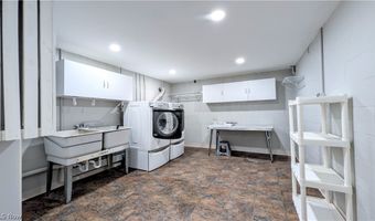 6409 Old Wood Rd, Ashtabula, OH 44004