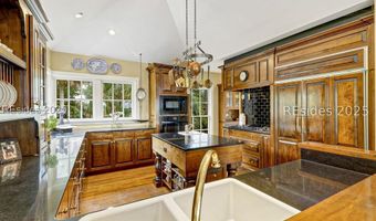 46 Gull Point Rd, Hilton Head Island, SC 29928