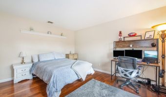 312 Mountainside Dr, Alloway, NJ 07422