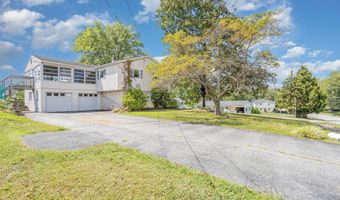 2400 RAMBLEWOOD Rd, York, PA 17408