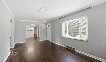 9860 Berwick Dr, Affton, MO 63123