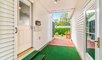 21 Alder Ln, Burlington, VT 05401