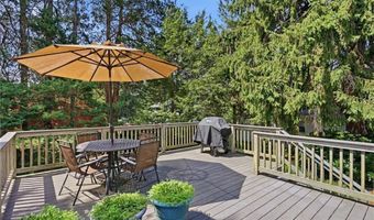 16 Brown Ave, Barrington, RI 02806