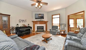 355 Connecticut Cir, Indianapolis, IN 46217
