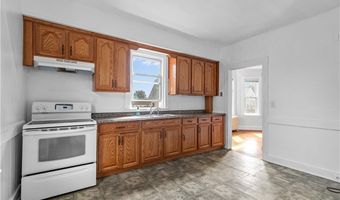 7 Caswell Ave, Newport, RI 02840
