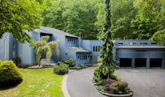 16 Perona Rd, Andover, NJ 07821