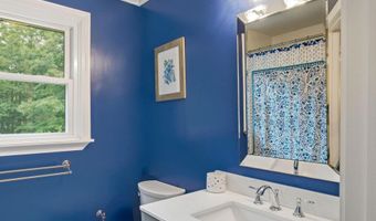 11 Wendover Way, Bedford, NH 03110