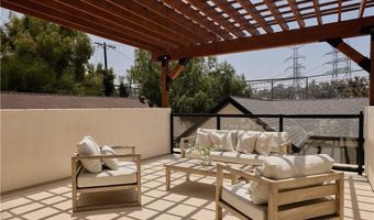 3076 Glenhurst Ave, Los Angeles, CA 90039