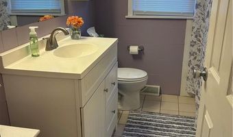 11 Glen St, North Providence, RI 02911