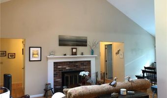 2 Marywood Ln, Cumberland, RI 02864