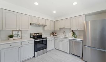 5603 INDEPENDENCE Cir, Alexandria, VA 22312