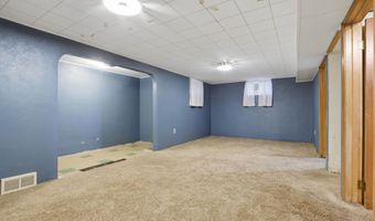1424 S Main St, Aberdeen, SD 57401