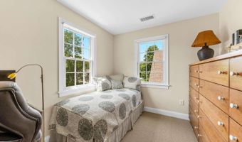 110 Commerce Rd, Barnstable, MA 02630