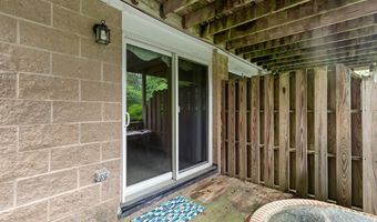 9 Pleasant Park Ave 2I, Barnstable, MA 02601